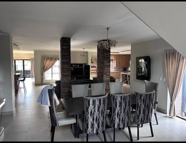 5 BEDROOM HOUSE FOR SALE IN ZAMBEZI COUNTRY ESTATE